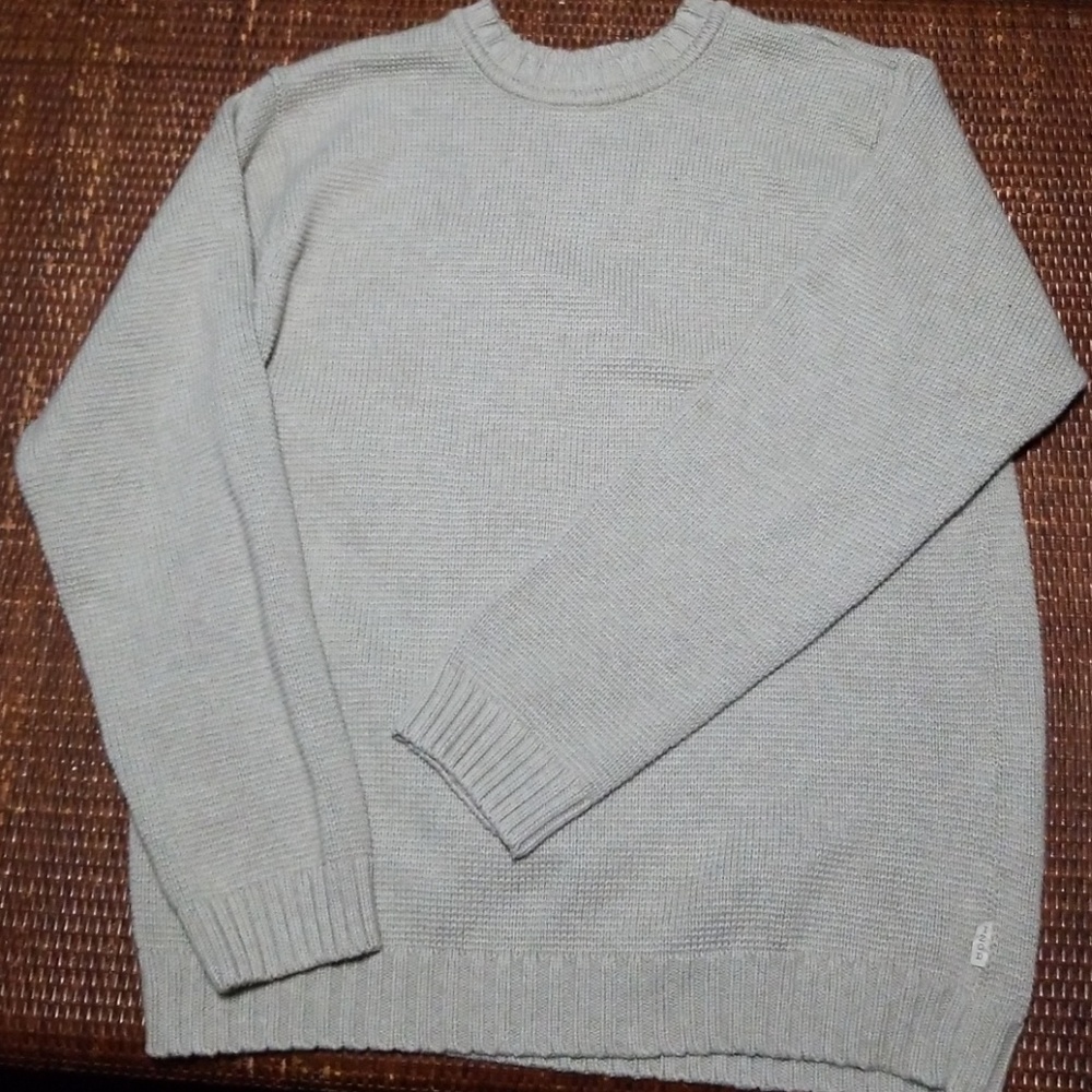 IZOD SWEATER